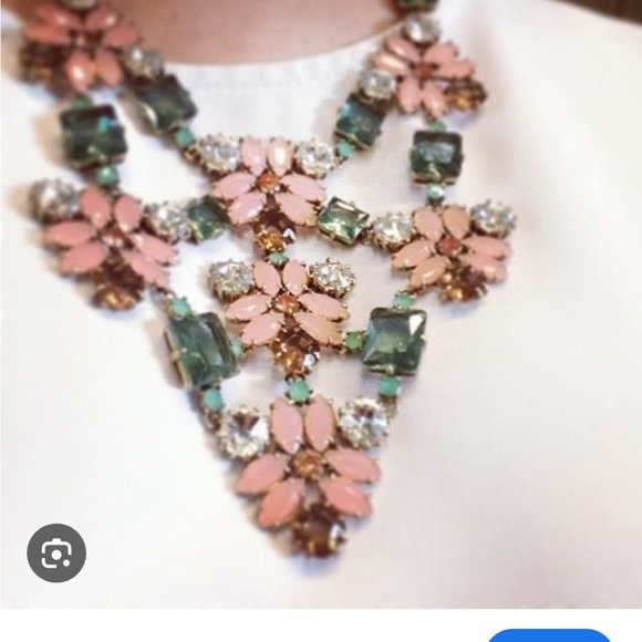 Stella & Dot Flourette Necklace - Picture 3 of 4